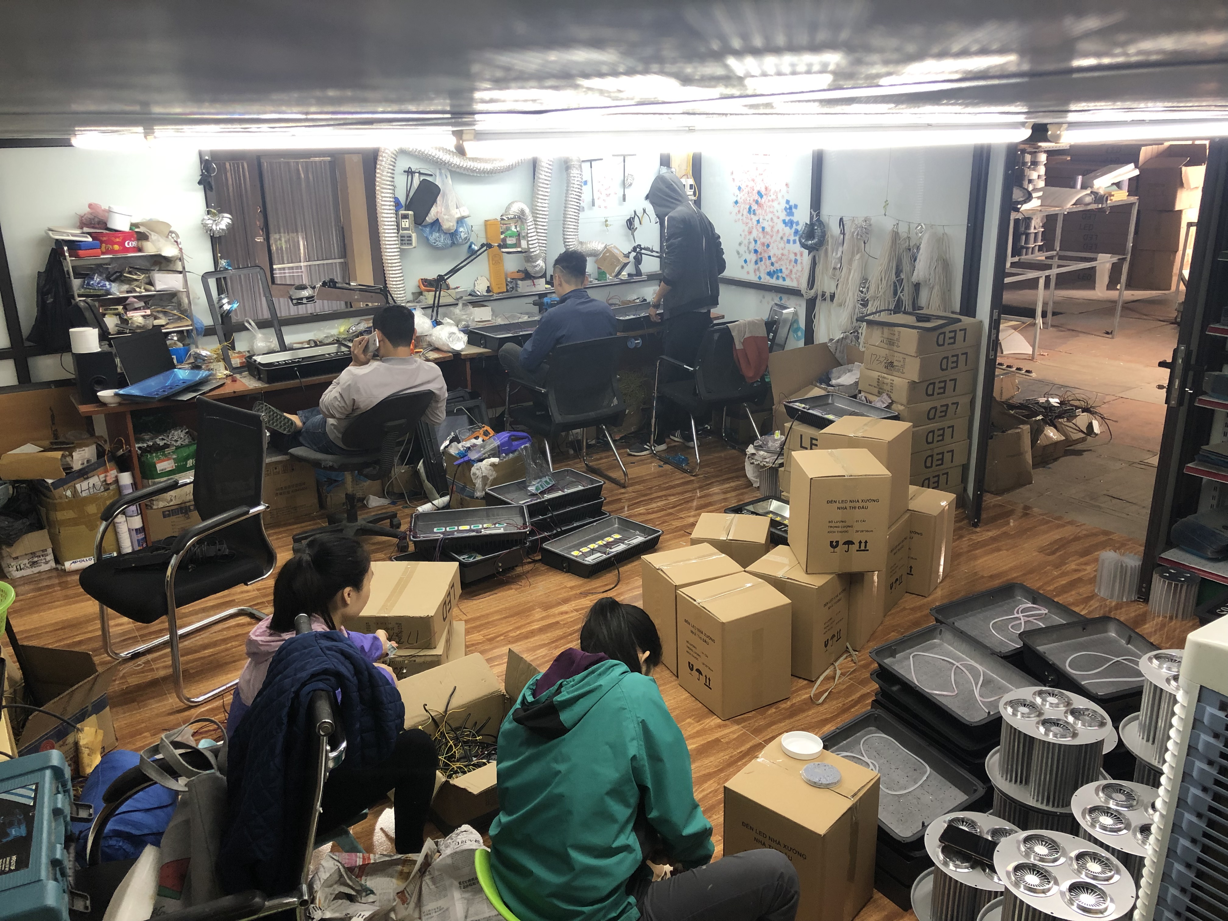 SẢN XUẤT ĐÈN LED Ở HỒ CHÍ MINH CHẤT LƯỢNG VÀ UY TÍN